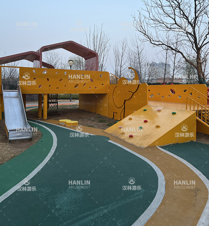 洛陽地產(chǎn)奶酪象造型滑梯1水印.jpg