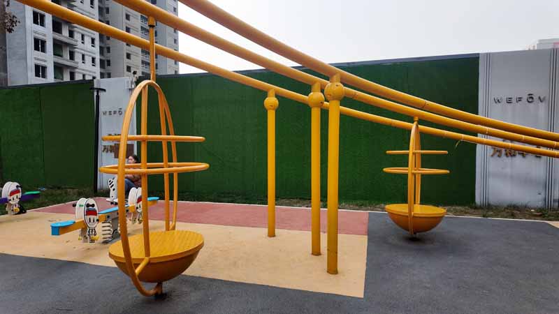 地產非標定制游樂設備.jpg