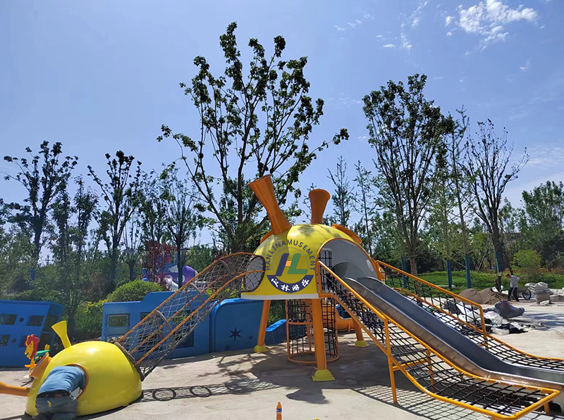 太空舱游乐设备