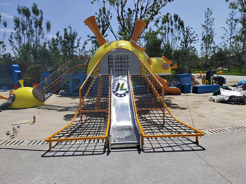 太空舱游乐设备